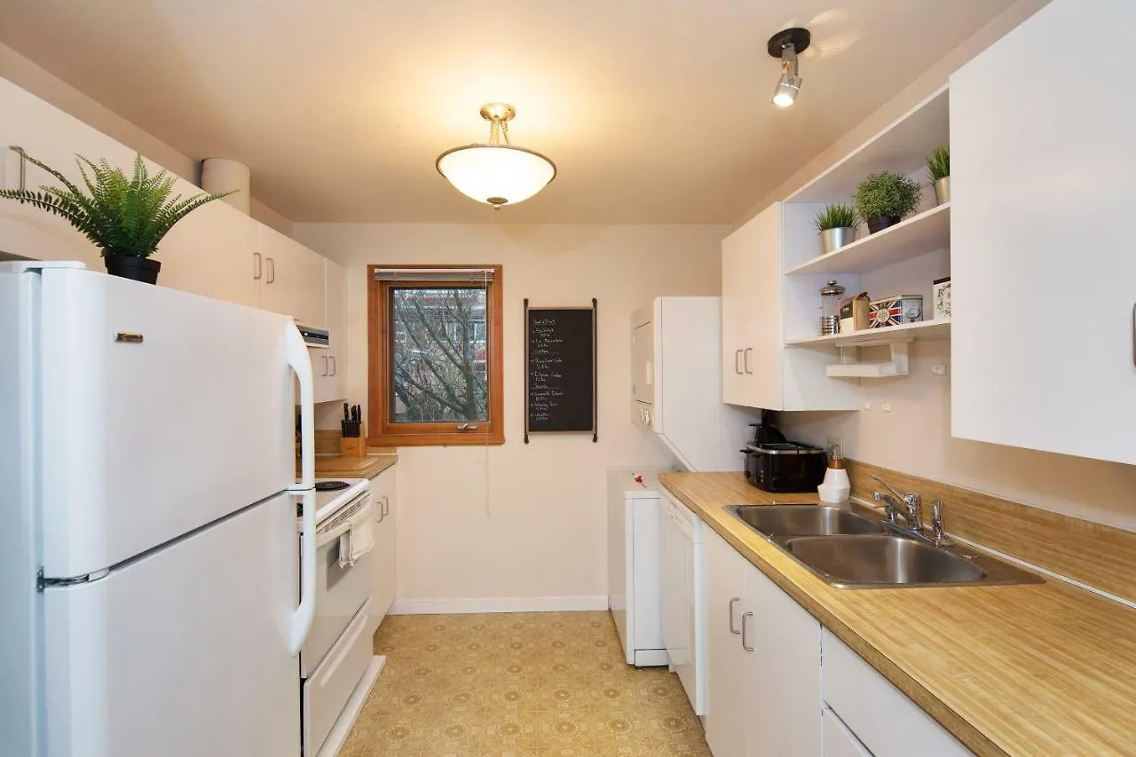 Ferienwohnung Billion Dollar Views In A Beautiful Fairview Slopes Heritage House Vancouver